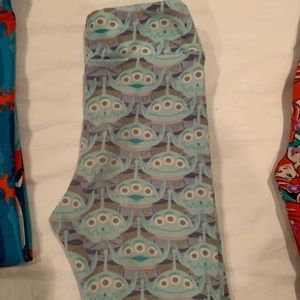 Aliens Lularoe sm Leggings toy story